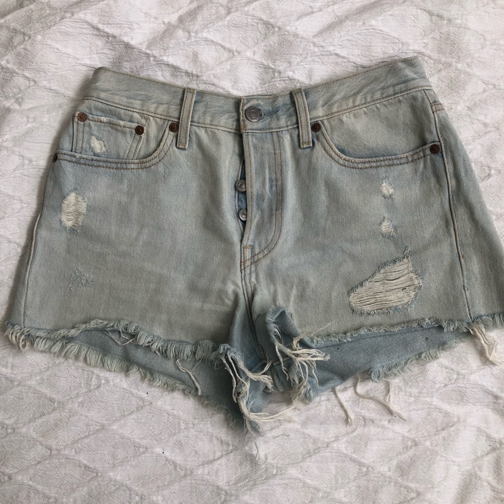 levi’s Shorts Women Size 28